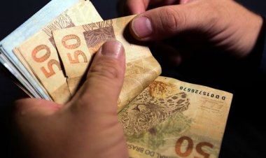 Salário mínimo pode ser reajustado para R$ 1.502 em 2025