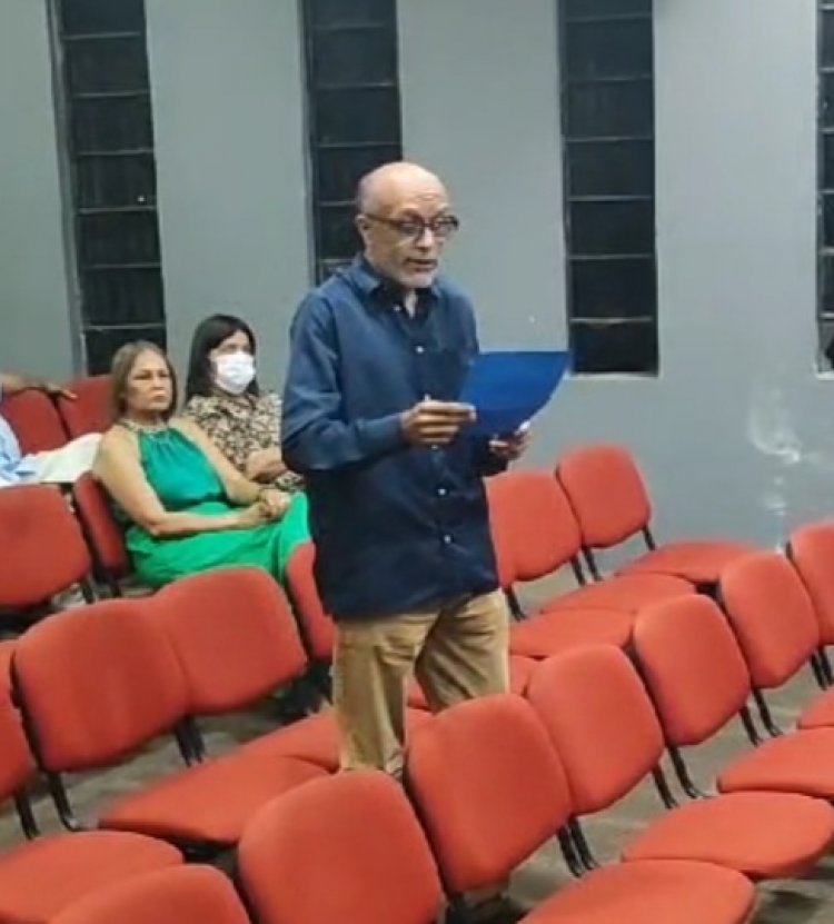 "Nas Asas da Poesia: A Noite Encantada do Lançamento de 'De Dentro de Mim Partiu a Última Caravela'"
