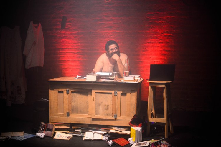 O QUE TE ESCREVO É PURO CORPO INTEIRO, DA TRUÁ CIA DE ESPETÁCULOS,  REPRESENTA O PIAUÍ NO 30º FESTIVAL NORDESTINO DE TEATRO DE GUARAMIRANGA - CE