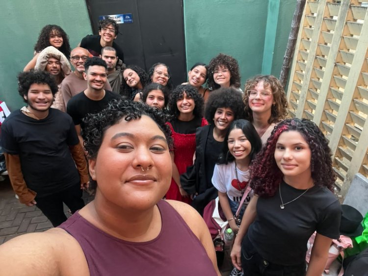 Teatro e reflexão social marcam abertura do encerramento do semestre das Oficinas Artísticas do Teatro João Paulo II